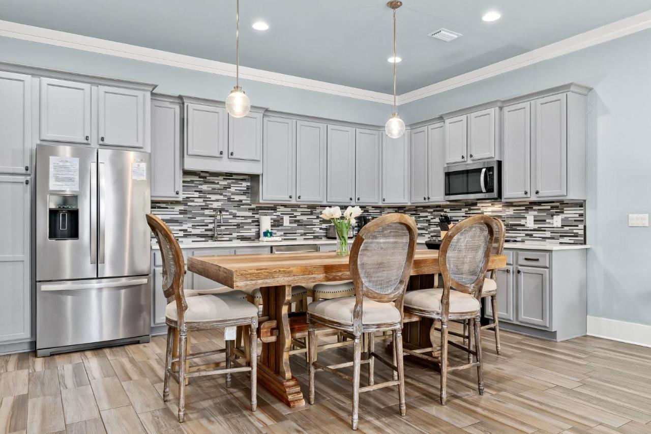 White Coral Chateau With Lsv And Heated Pool * Destin