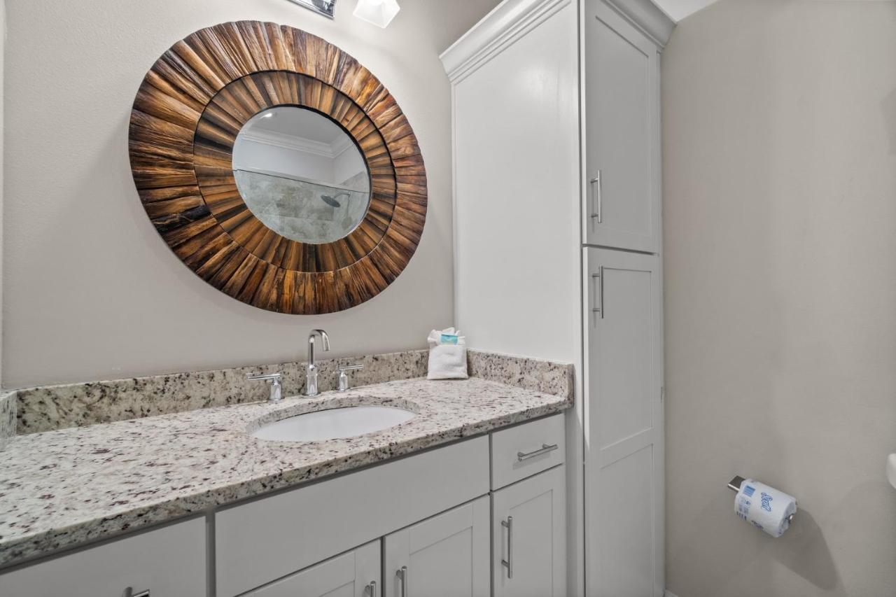 Seaside With Pool And Designer Interior Destin