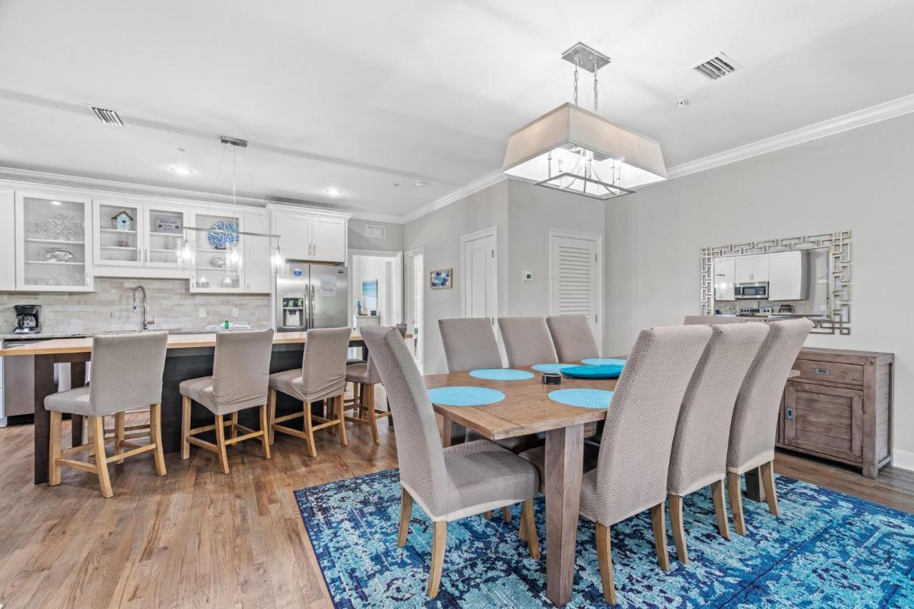 Waterside With Award Winning Design And Pool *