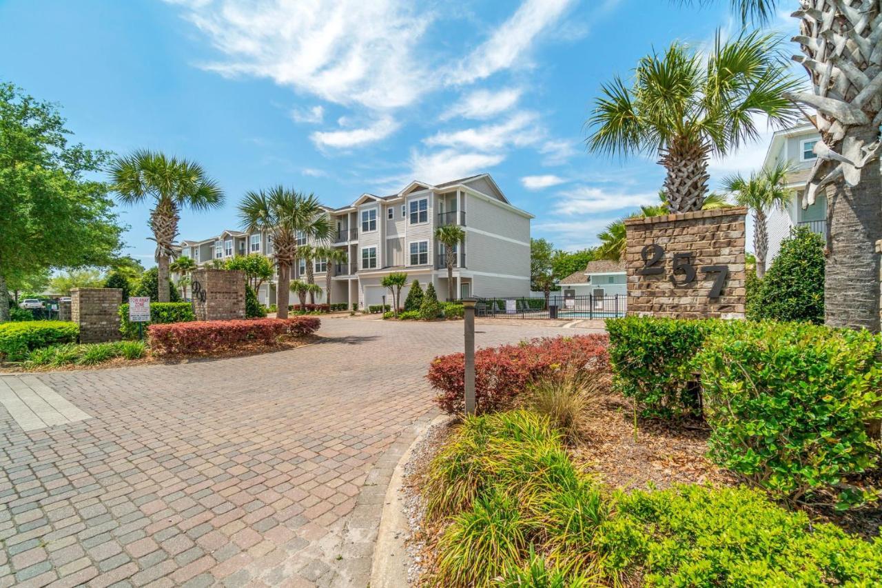 Tusker With Pool And Designer Interior Apartment Destin