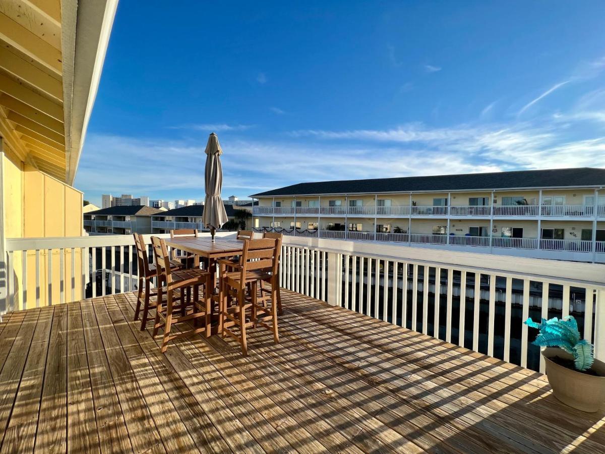 Sandpiper Cove 2043 *