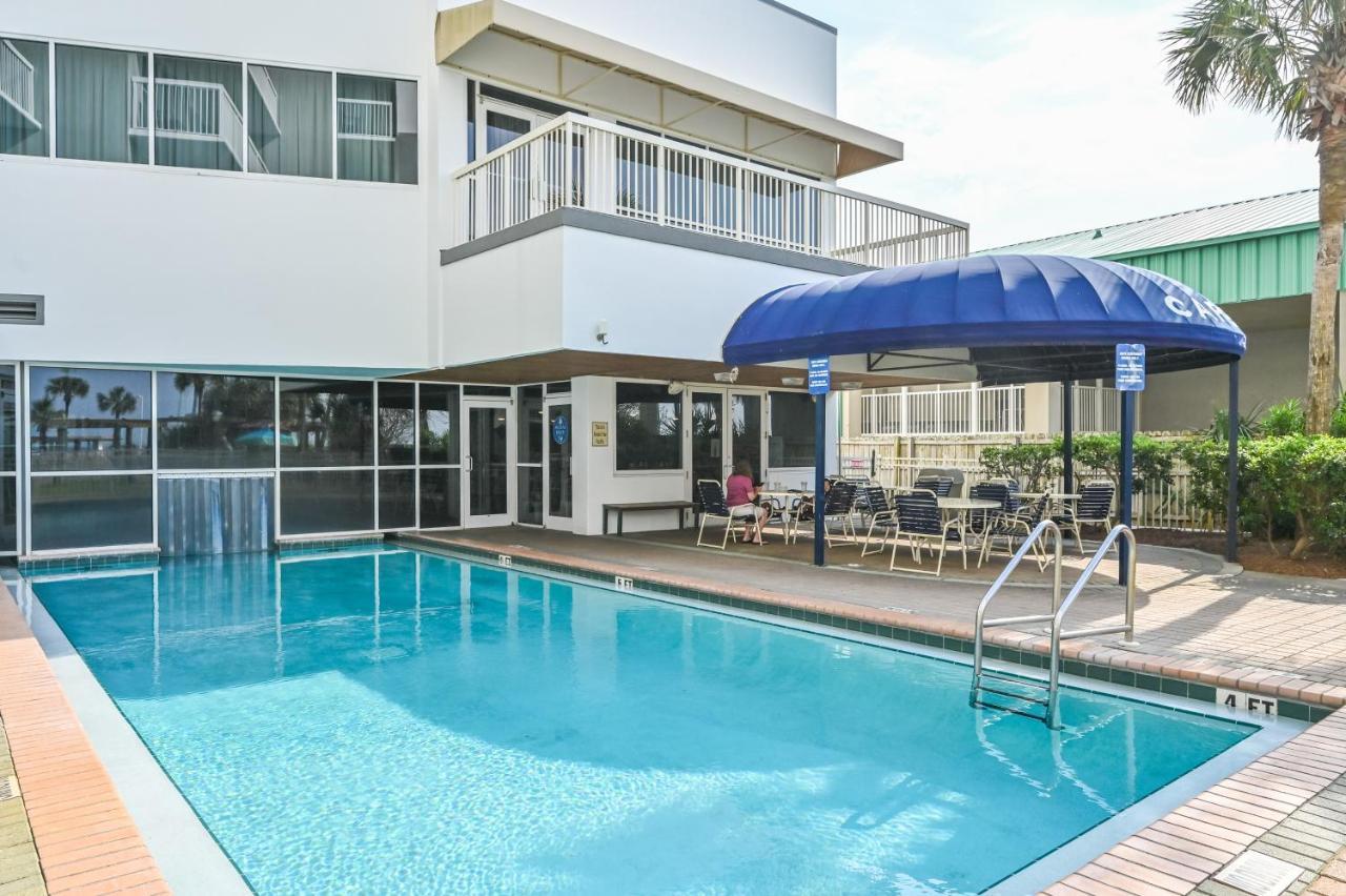 Pelican 818 Apartment