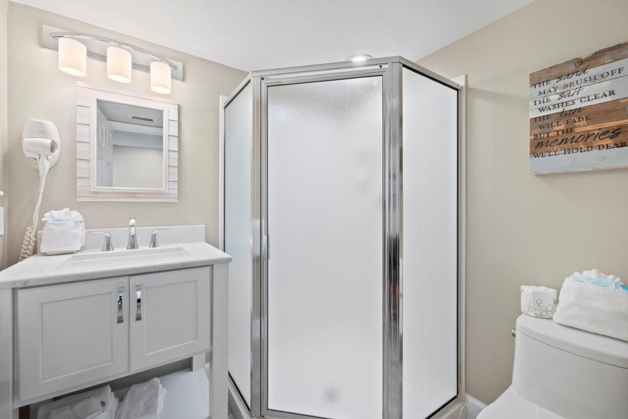 Pelican 1108 By Pelican Management *