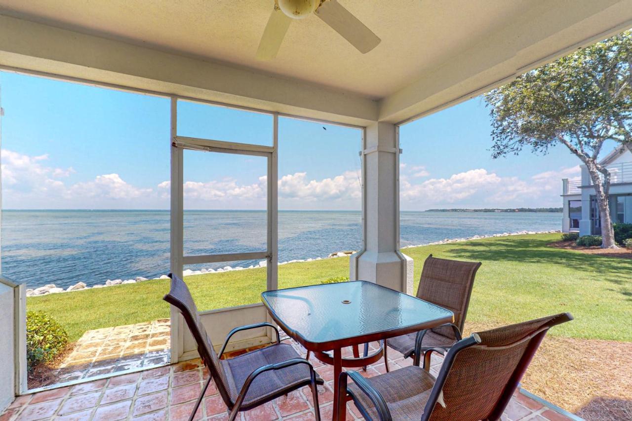 Waterfront Haven Retreat Holiday home *