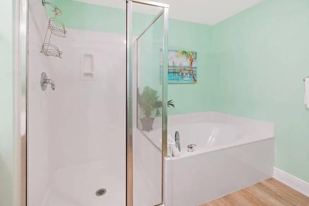 Kokomo Retreat- Steps From Pools & Private Beach! Villa