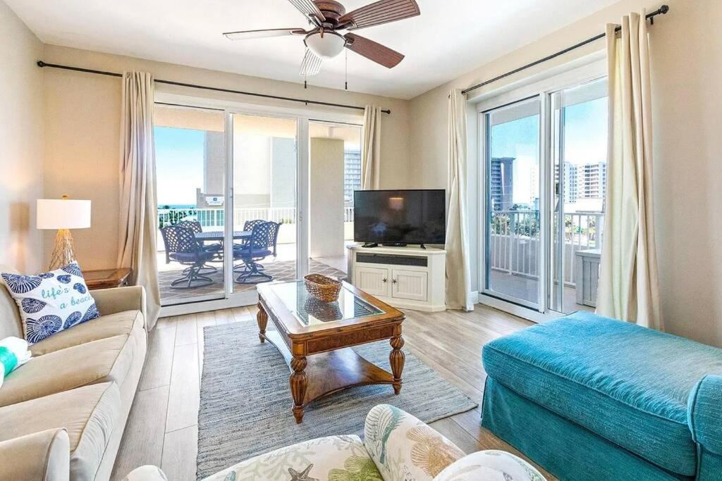 Kokomo Retreat- Steps From Pools & Private Beach! Villa Destin