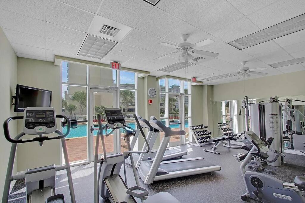 Villa Kokomo Retreat- Steps From Pools & Private Beach! *