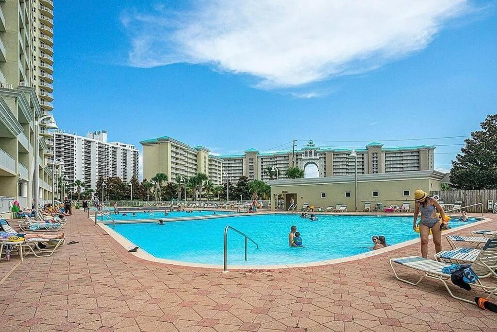Kokomo Retreat- Steps From Pools & Private Beach! * Destin