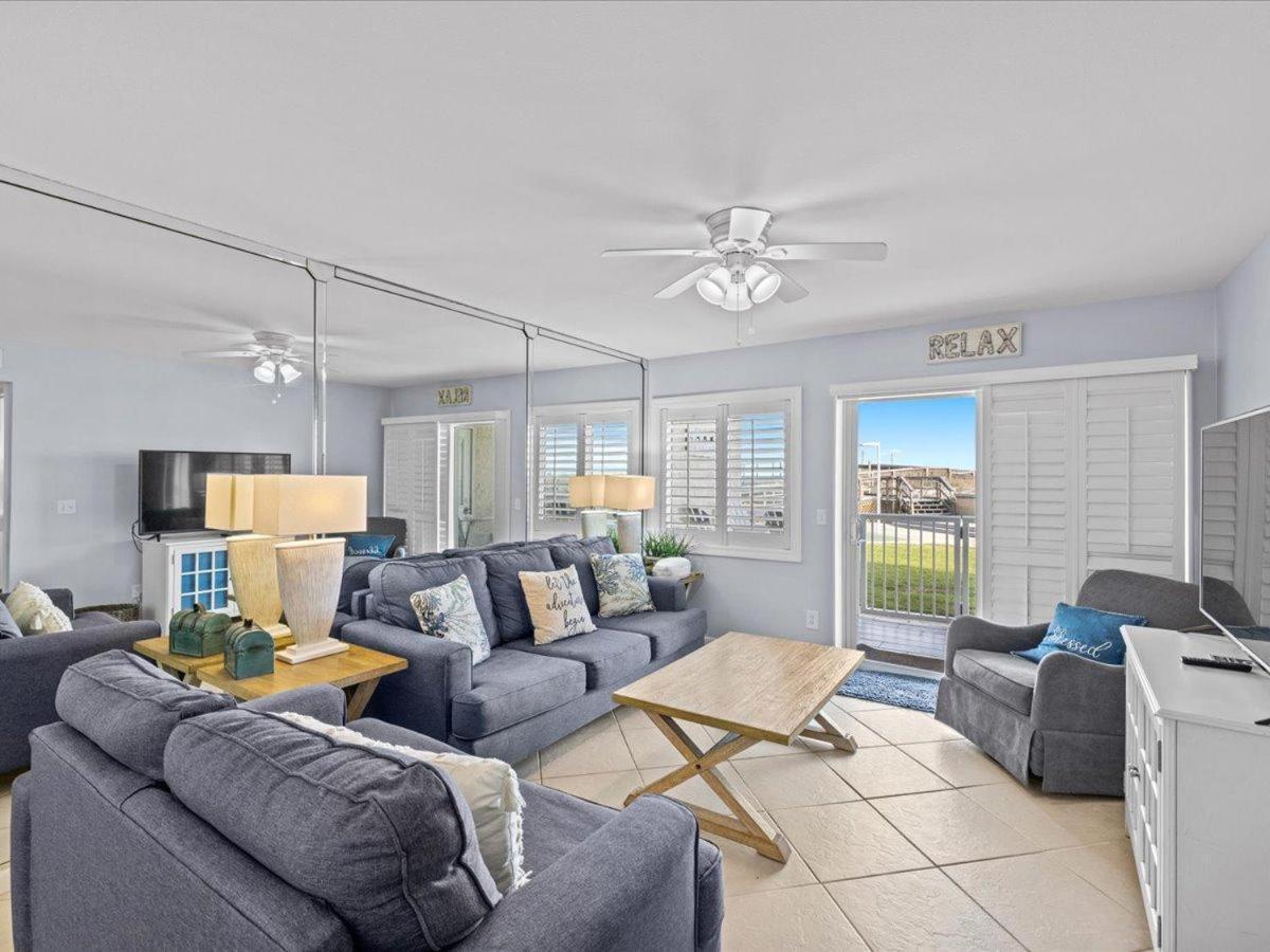 Surf And Racquet Unit 102 Holiday home
