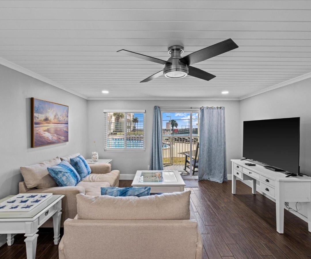 Surf And Racquet Unit 109 * Destin