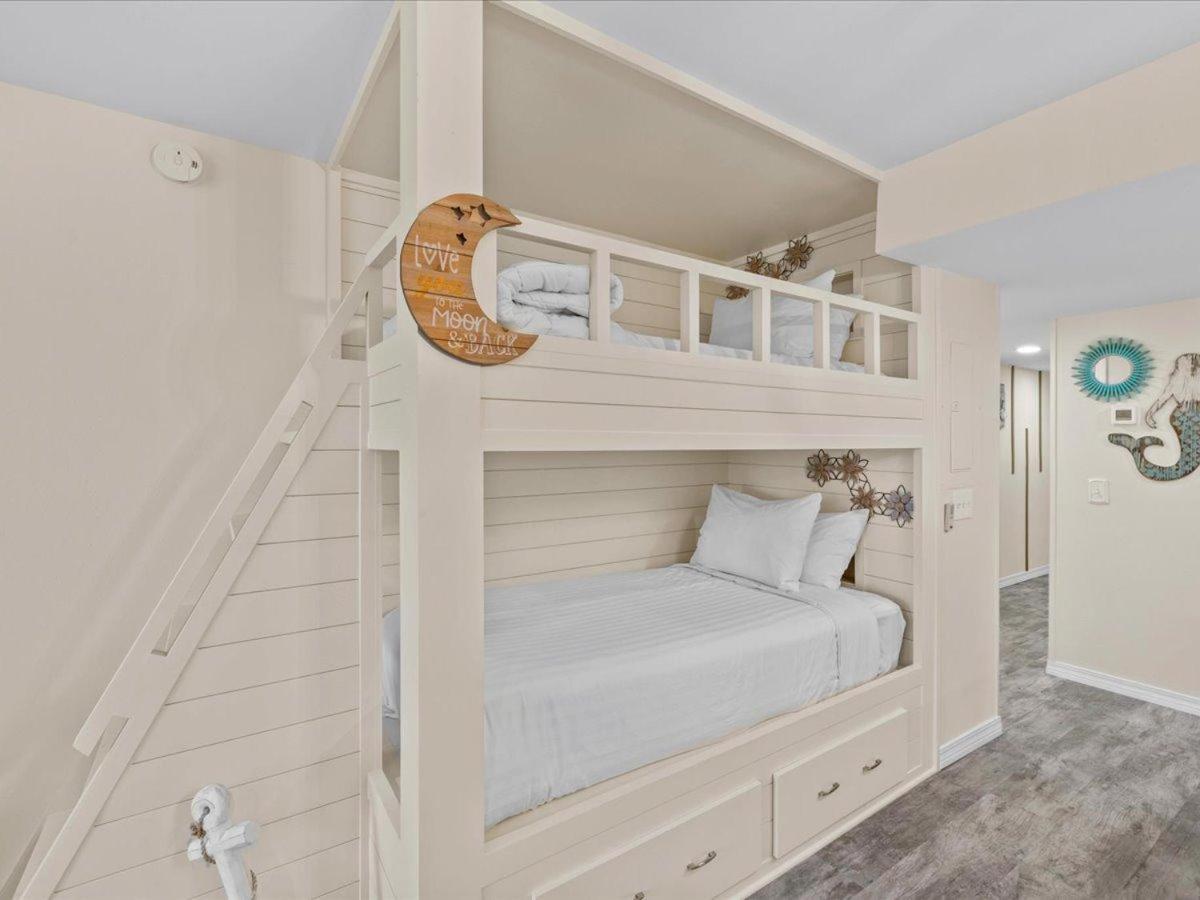 Surf And Racquet Unit 103 Holiday home Destin