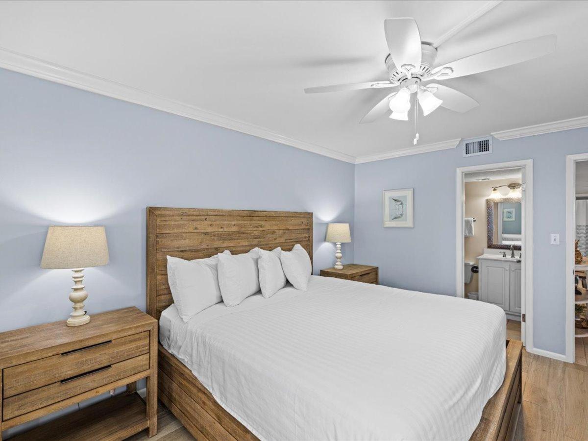 Surf And Racquet Unit 208 Holiday home Destin