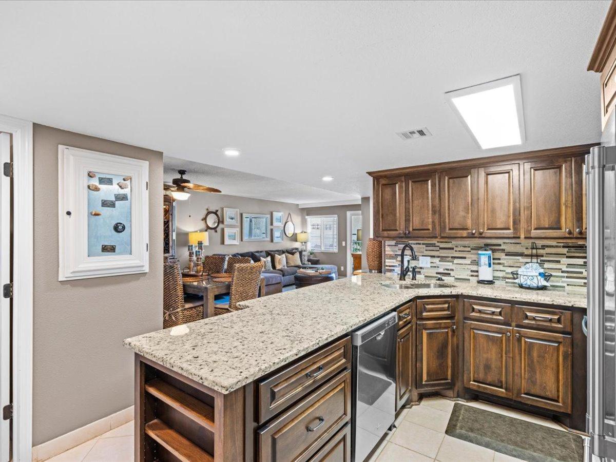 Surf And Racquet Unit 116 Holiday home Destin