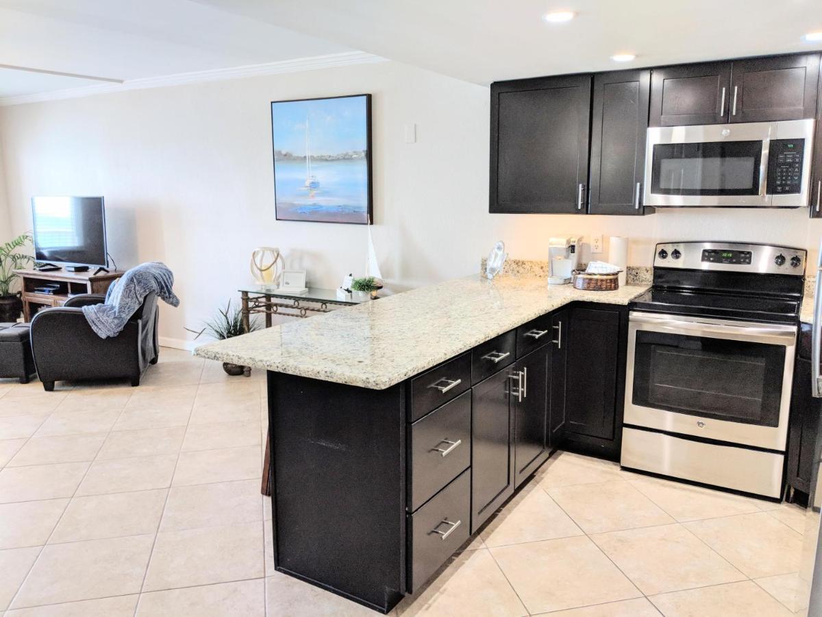 Surf And Racquet Unit 622 * Destin
