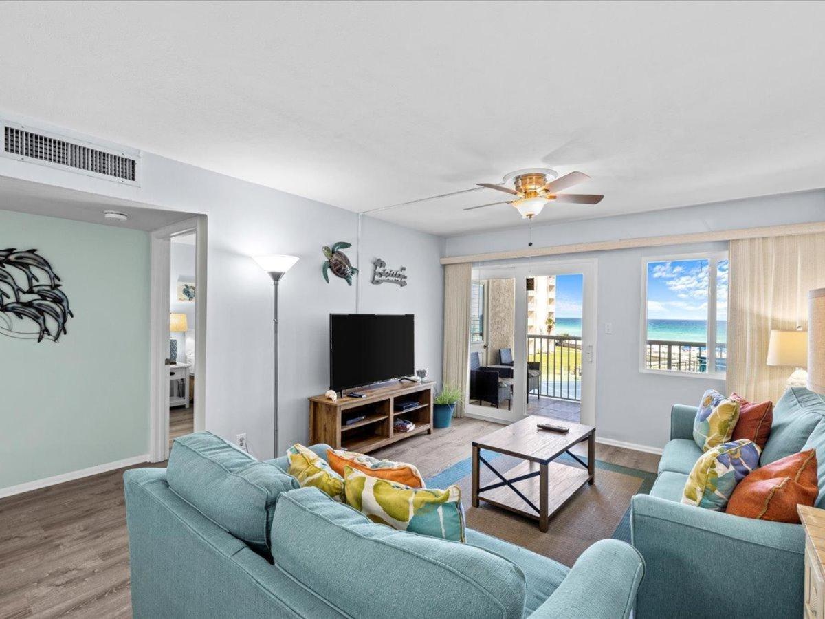 Surf And Racquet Unit 307