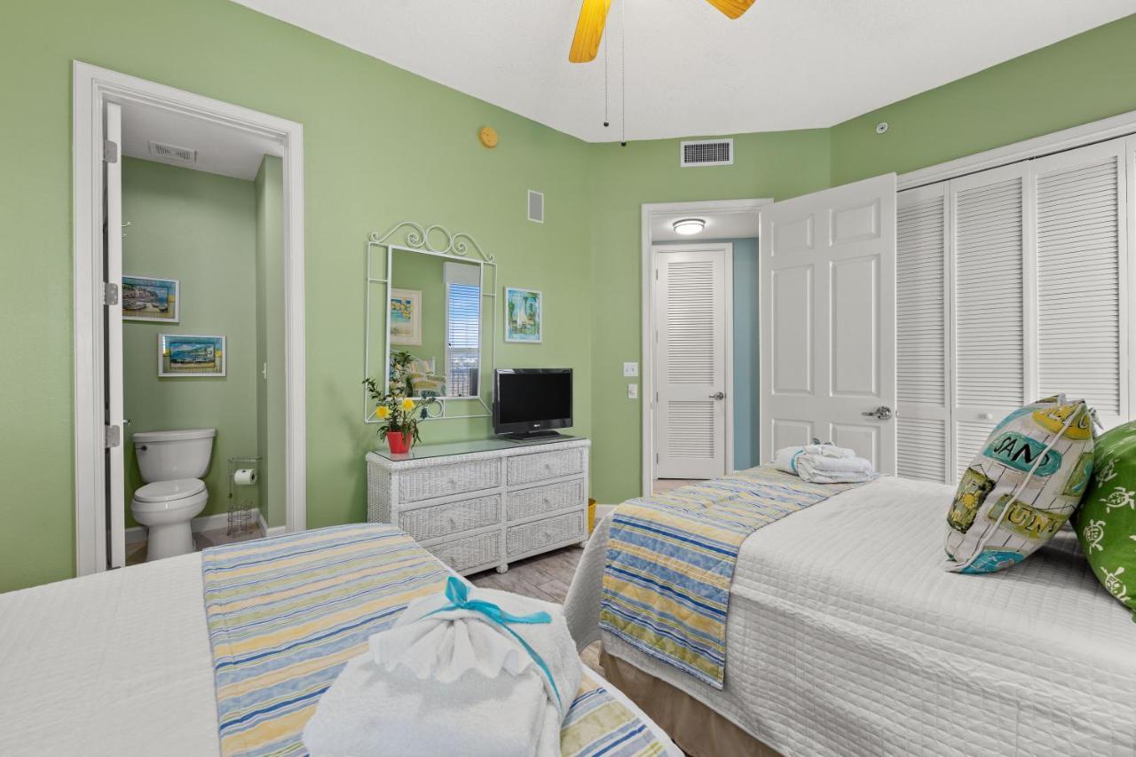 Beachfront Luxury 2bd 2ba With Balcony! Sleeps 6! *