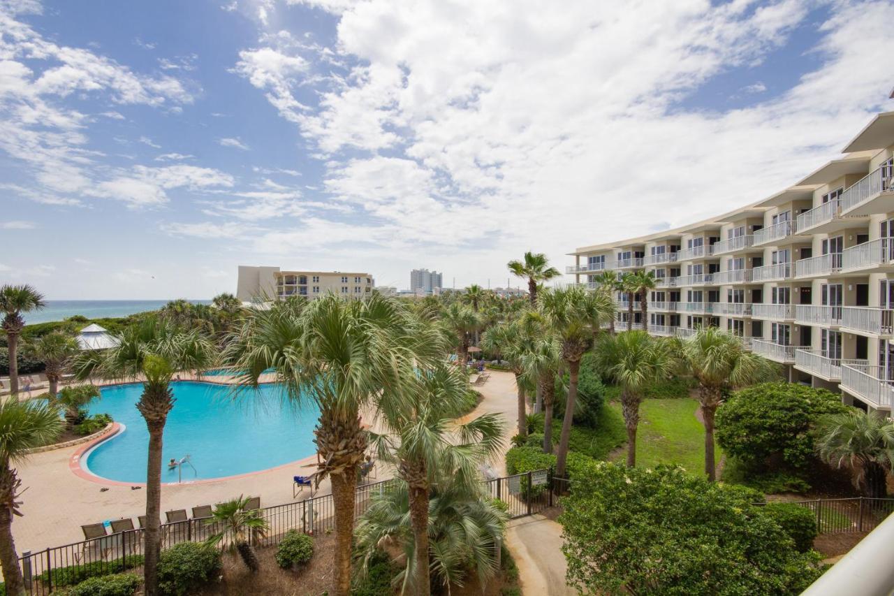 Holiday home Elegant 4bd 4ba With Stunning Ocean Views And Direct & Pool Access *