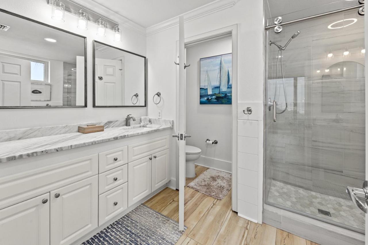 Elegant 4bd 4ba With Stunning Ocean Views And Direct & Pool Access Holiday home *