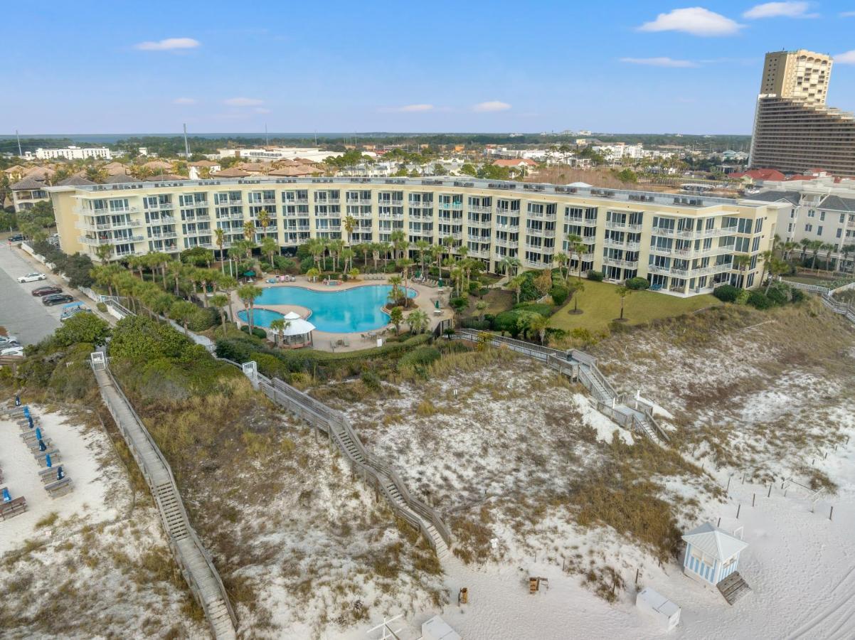 Elegant 4bd 4ba With Stunning Ocean Views And Direct & Pool Access Holiday home