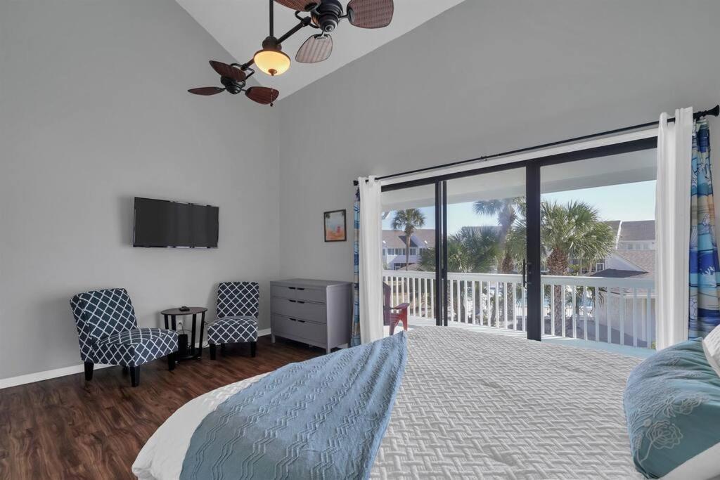 Apartment Updated Townhome W/pool, Walk To The Destin