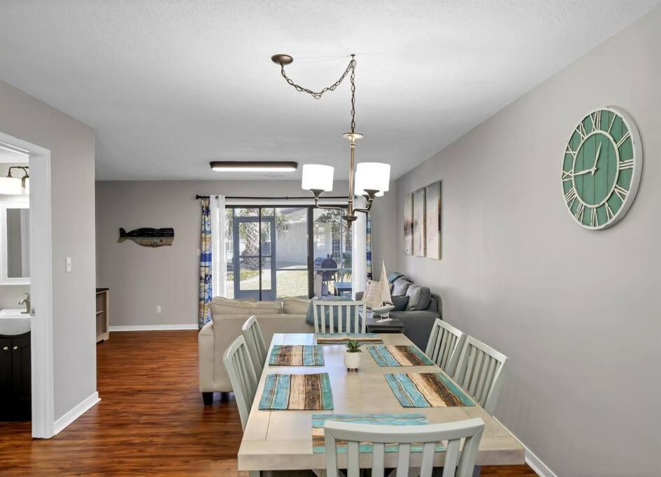 Updated Townhome W/pool, Walk To The
