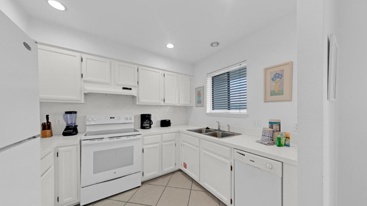 Gulf Winds East 7 - Amazing View Of The Gulf Short Walk To The 2bed And 3bath Holiday home