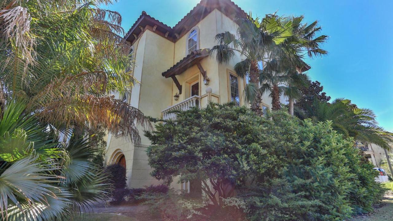 Tuscany - Easy Beach Access Large Community Pool And Hot Tub Small Dogs Welcome With Pet Fee Destin