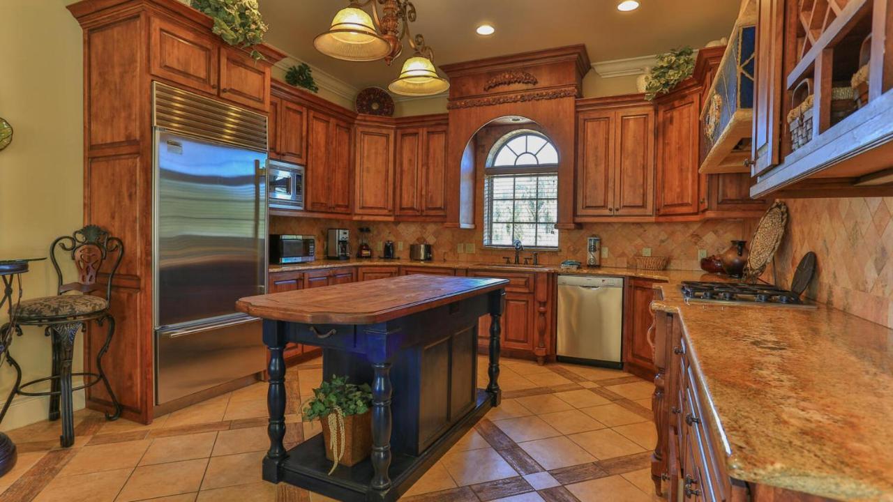 Tuscany - Easy Beach Access Large Community Pool And Hot Tub Small Dogs Welcome With Pet Fee *