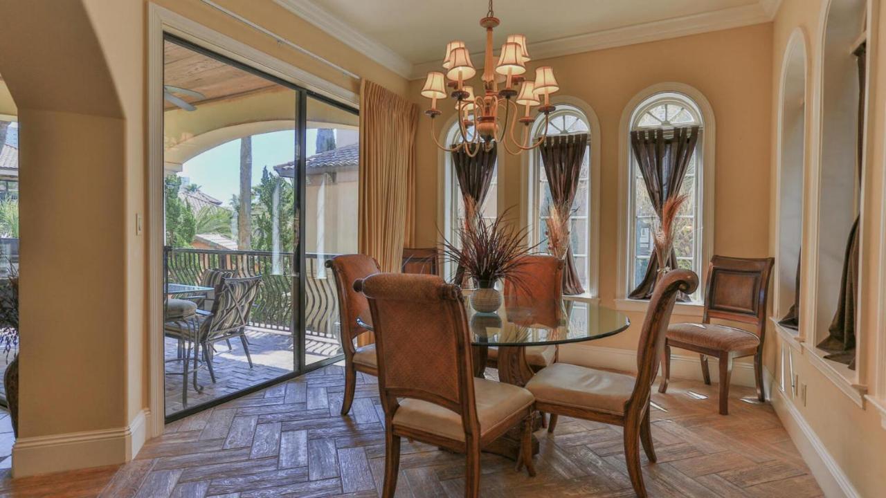 Tuscany - Easy Beach Access Large Community Pool And Hot Tub Small Dogs Welcome With Pet Fee Destin