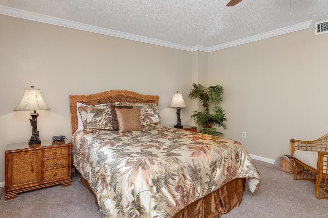 1056 Shoreline Towers Spacious & Charming Holiday home