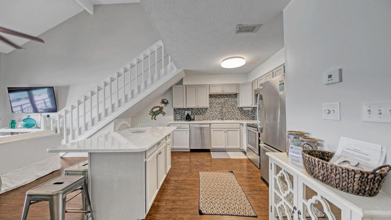 Crystal 12b - Updated 2 Bedroom With Loft Front In The Heart Of