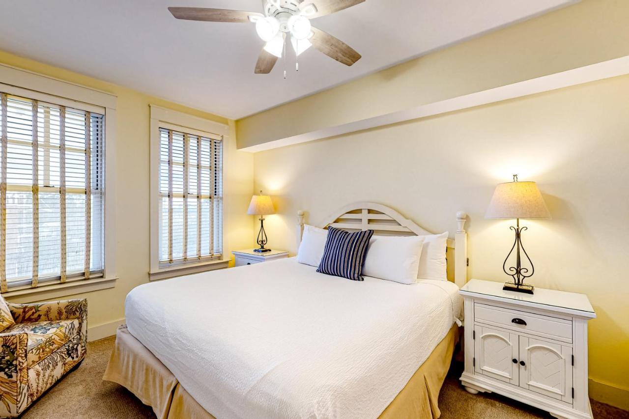 Baytowne Wharf Observation Point North 458 And 460 Combo * Destin