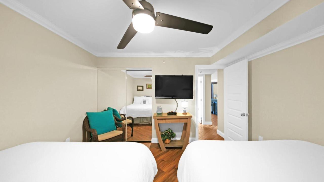 Holiday home Updated Sixth Floor Gulf Front With Washer And Dryer