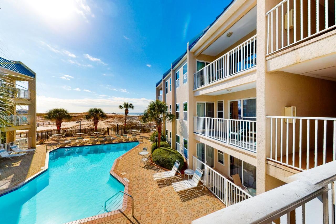 Poolside 303 Apartment Destin