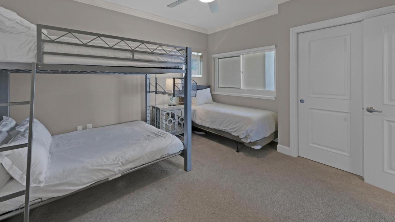 Harbor Landing 201b - Lovely 3br On Isle With Harbor Views *