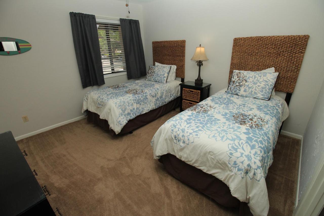 Holiday home Charming 2 Bed 2 Bath Overlooking Horseshoe Lake. Sandestin. *