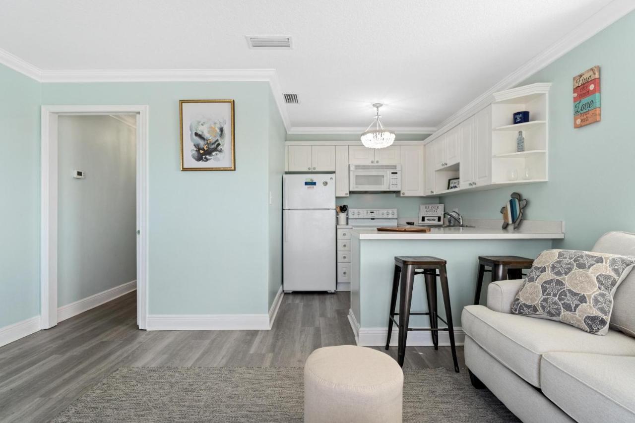 Summer Breeze 101 Holiday home