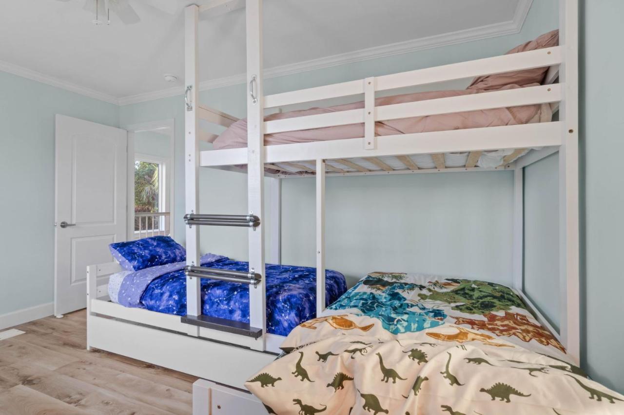 Helena's Place, Fully Renovated Exclusive End Unit Townhouse
