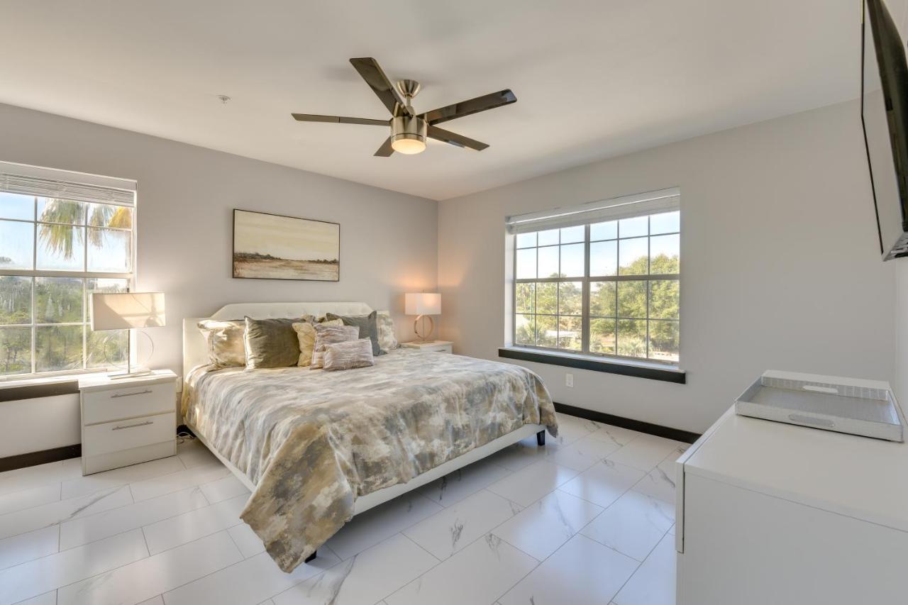 Modern Walk To Golf Course And Beach! *