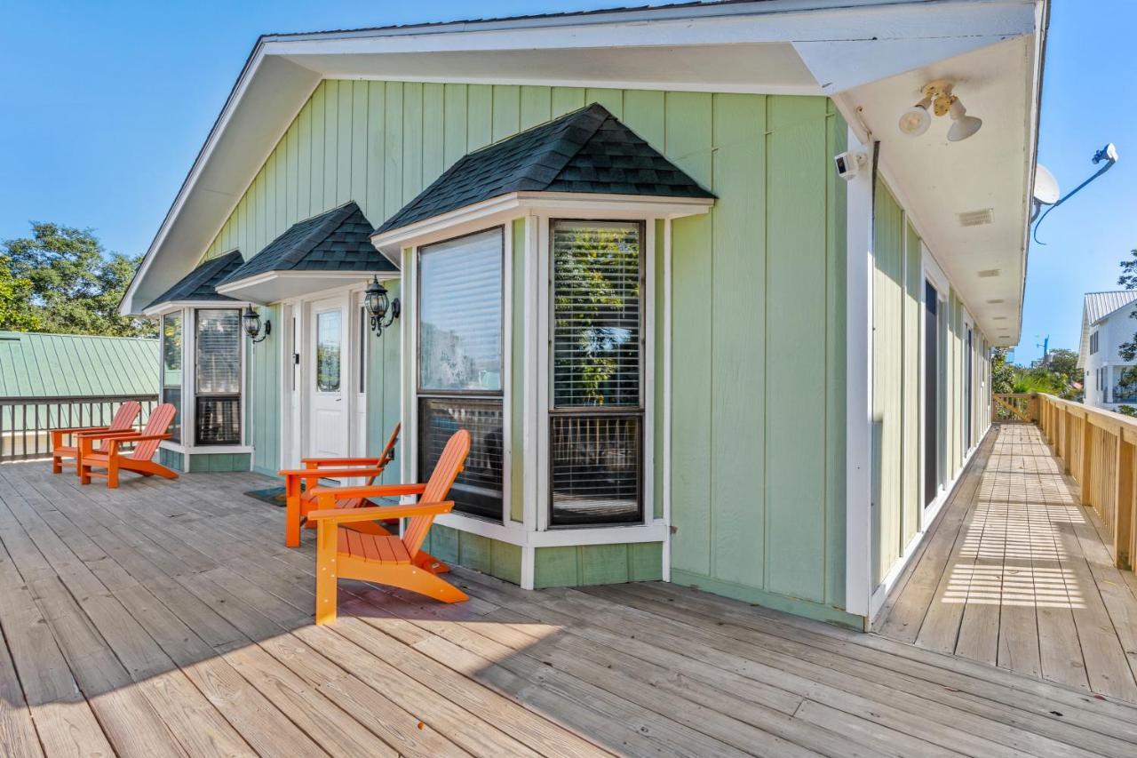 Zula Retreat: Pet-friendly Oasis With Pool, Steps From Shore *
