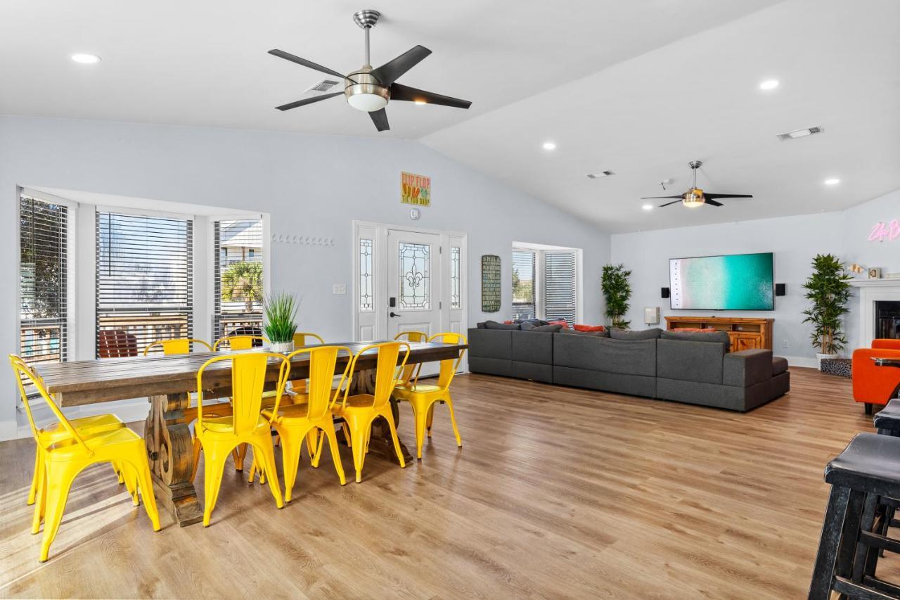 Zula Retreat: Pet-friendly Oasis With Pool, Steps From Shore *