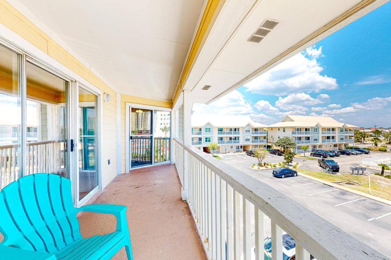 St Martin Beachwalk 231