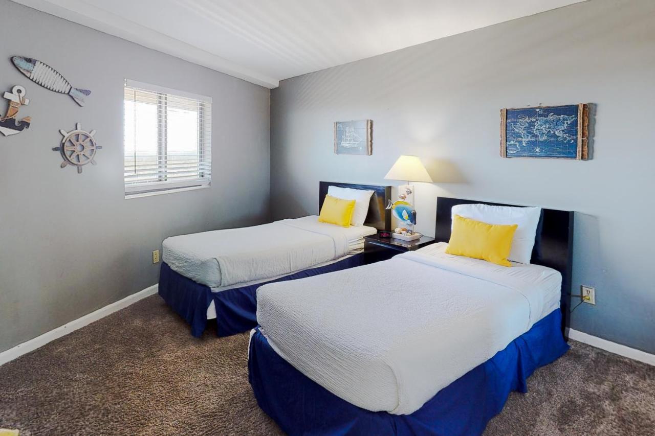 Edgewater 1301 Apartment *