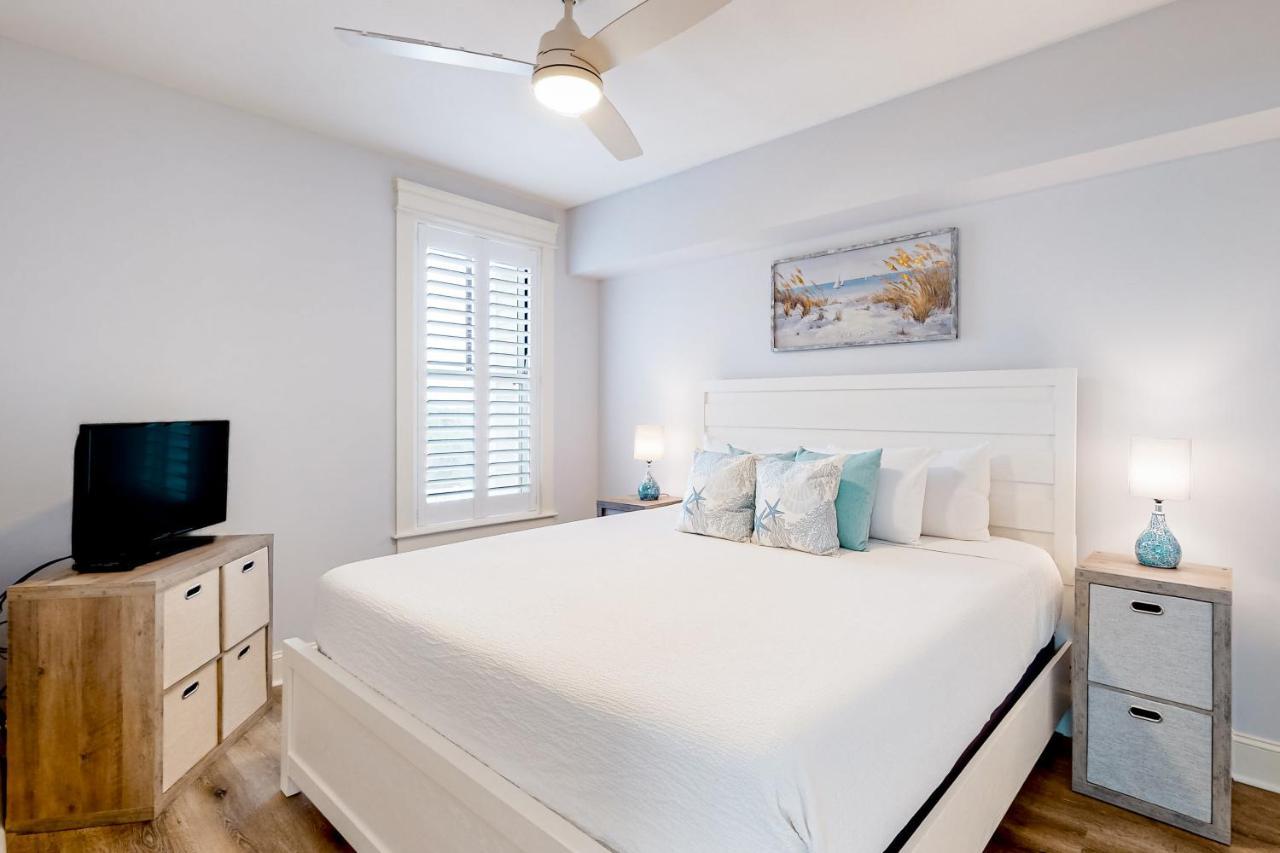 Apartment The Grand #2409 *