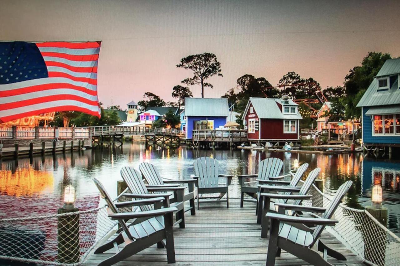 Mainsail 118 * Destin