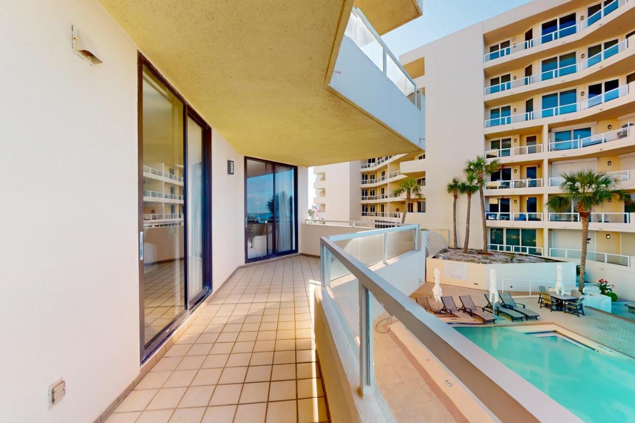 East Pass Towers 212 Apartment