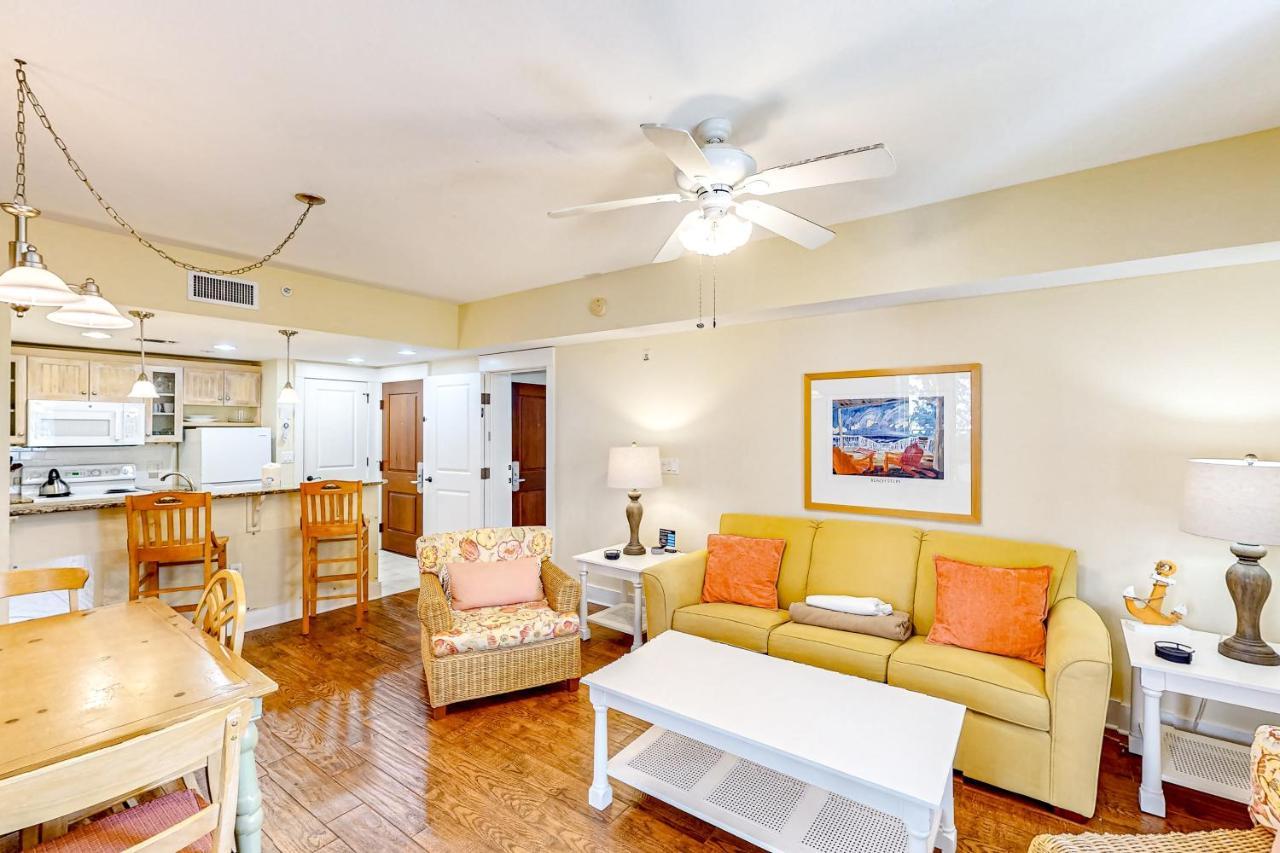 Baytowne Wharf - Pilot House #328/#330 Combo Apartment Destin