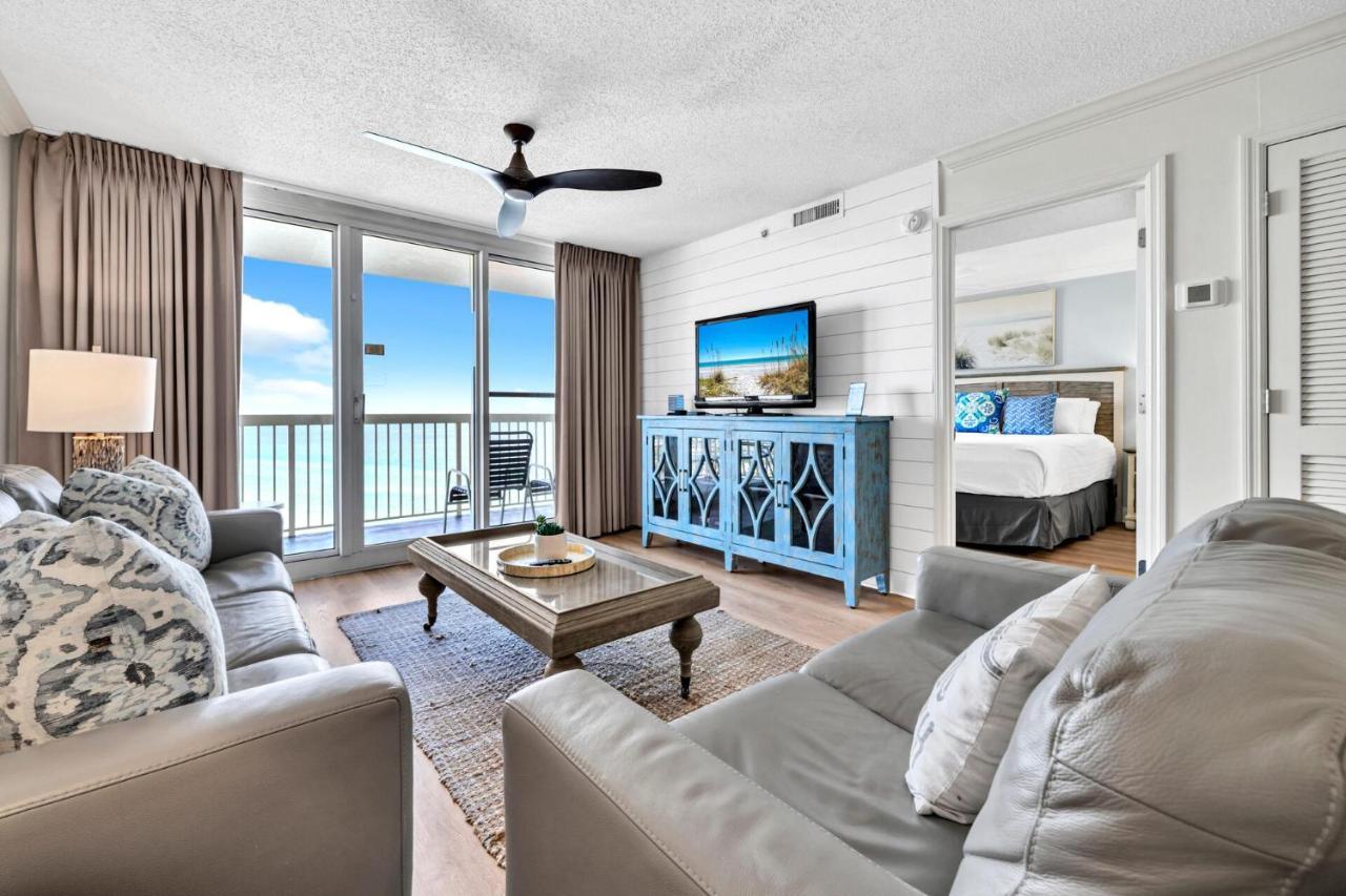 Beach Front Condo! Private Balcony! Heart Of Destin! 1915 Pelican Beach! Holiday home *