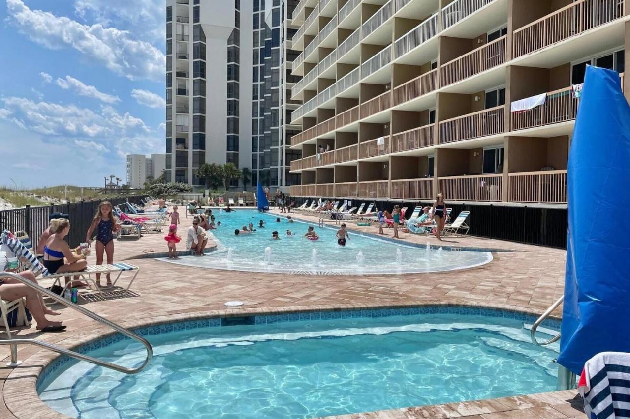 Beach Front Condo! Private Balcony! Heart Of Destin! 1915 Pelican Beach! Holiday home *