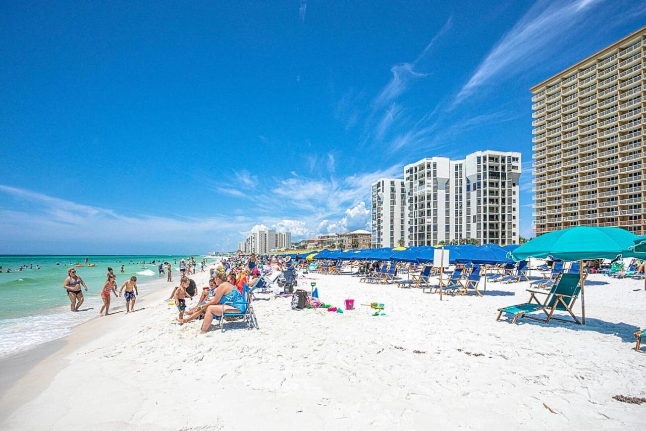 Beach Front Condo! Private Balcony! Heart Of Destin! 1915 Pelican Beach! Holiday home *